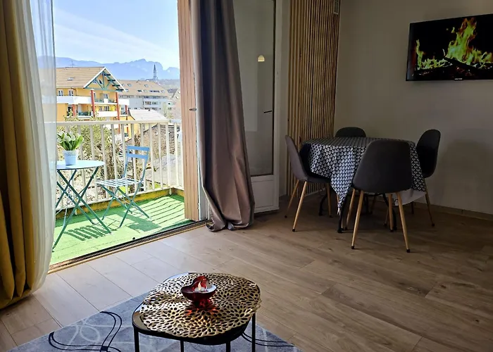 Paradise Near Downtown & Free Parking - Local Bike Annecy